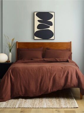 Full/Queen Bordeaux European Linen Duvet Cover - Retail $174